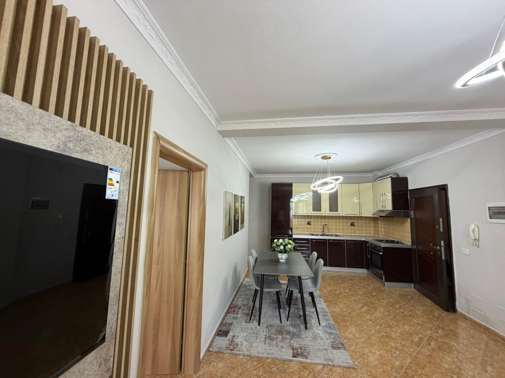 Shitet Apartament 2+1 ne Plazh