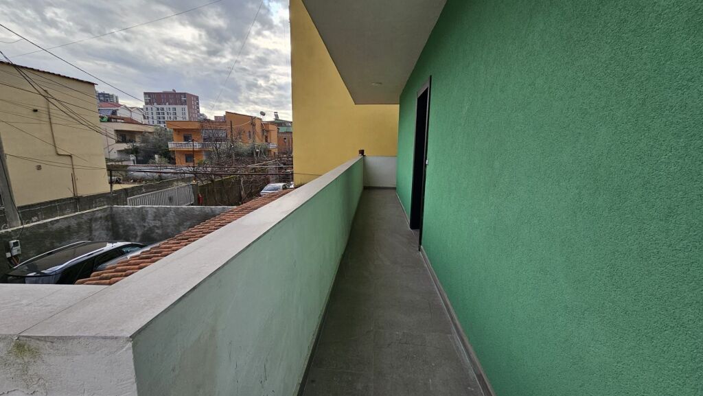 VENDESI PRIVATO IN VENDITA - VIA NJAZI MEKA TIRANA
