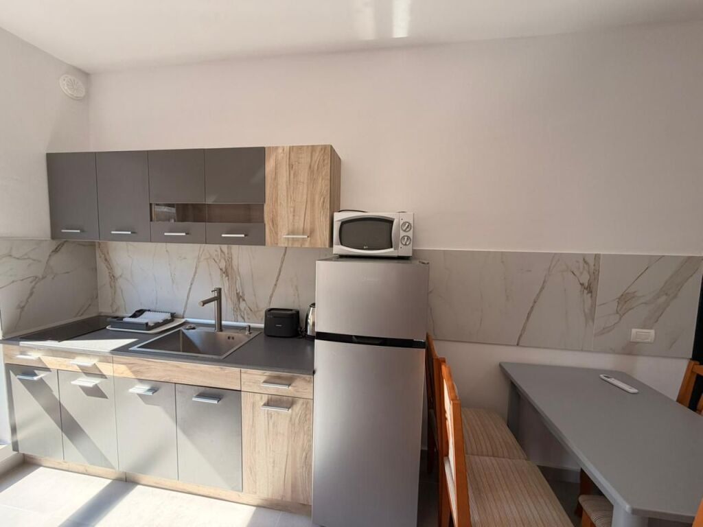 🏡 Shitet Apartament 1+1 | Golem, pranë Kompleksit Liburna