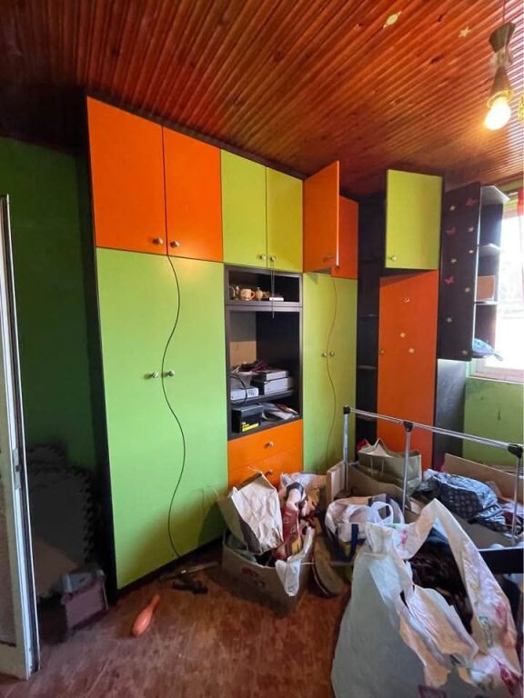 FOR RENT 2+1 3RD FLOOR OF AN ALPIN VILLA - PORCELAIN