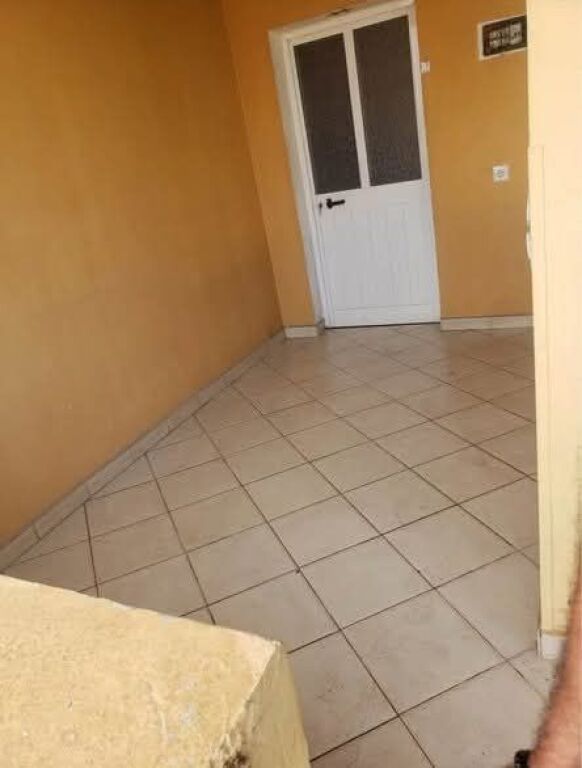 FOR RENT 2+1 3RD FLOOR OF AN ALPIN VILLA - PORCELAIN