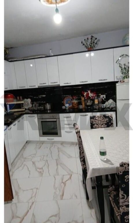 Shtëpi private - Për Shitje - Shkozë, Tiranë