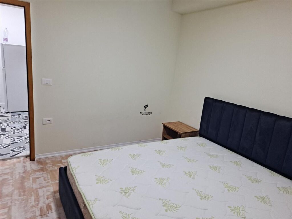 APARTAMENT ME QERA 2+1 STACIONI TRENIT 55.000 LEKE FH-75780