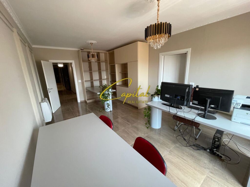 UFFICIO IN AFFITTO 35 M2 VIA KAVAJES 400 EURO