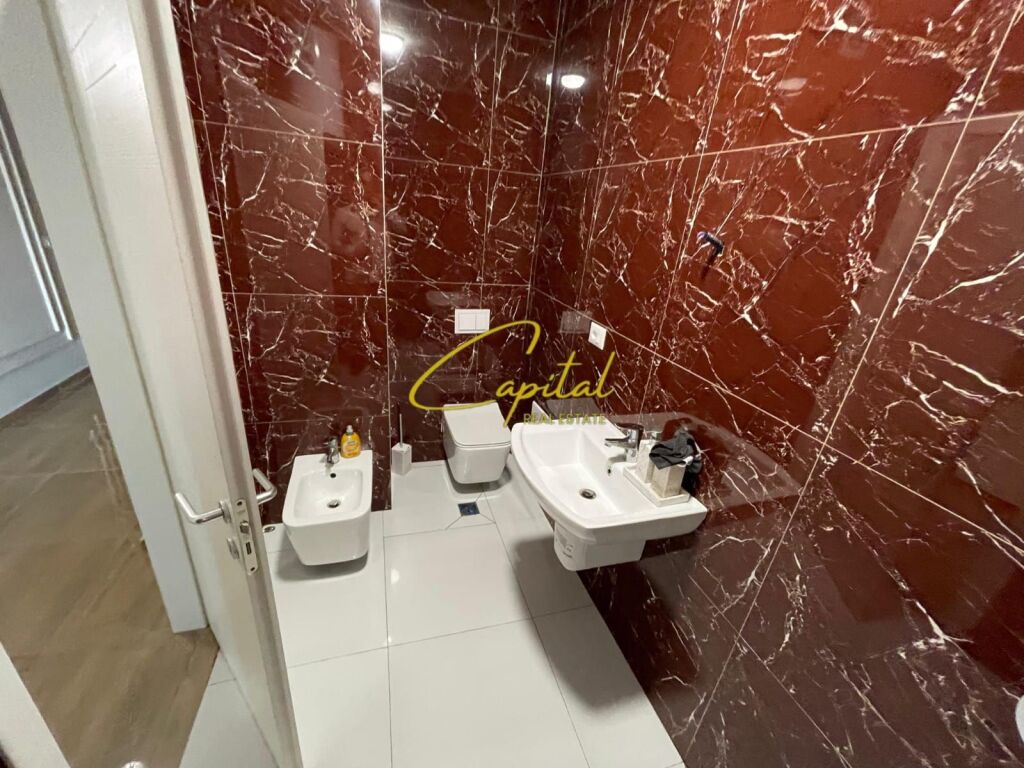 UFFICIO IN AFFITTO 35 M2 VIA KAVAJES 400 EURO