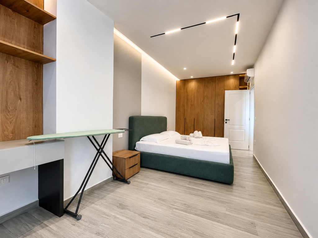 Shitet Apartament 1+1 i Mobiluar me Pamje Deti në Qerret, Kavajë
