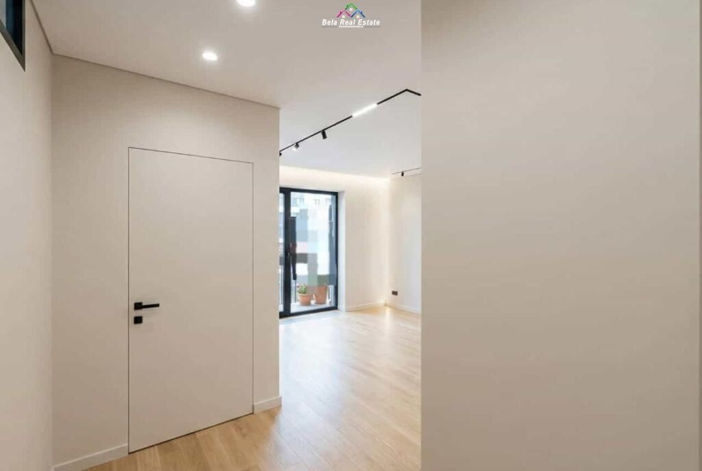Ufficio In Affitto 2+1 Vicino al Lago Secco (ID BZ2939) Tirana