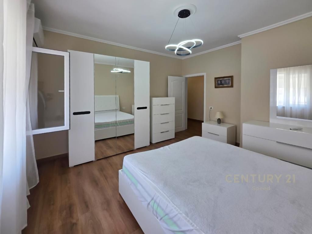 Apartament 2+1 + Parkim per Qira tek 9-katëshet