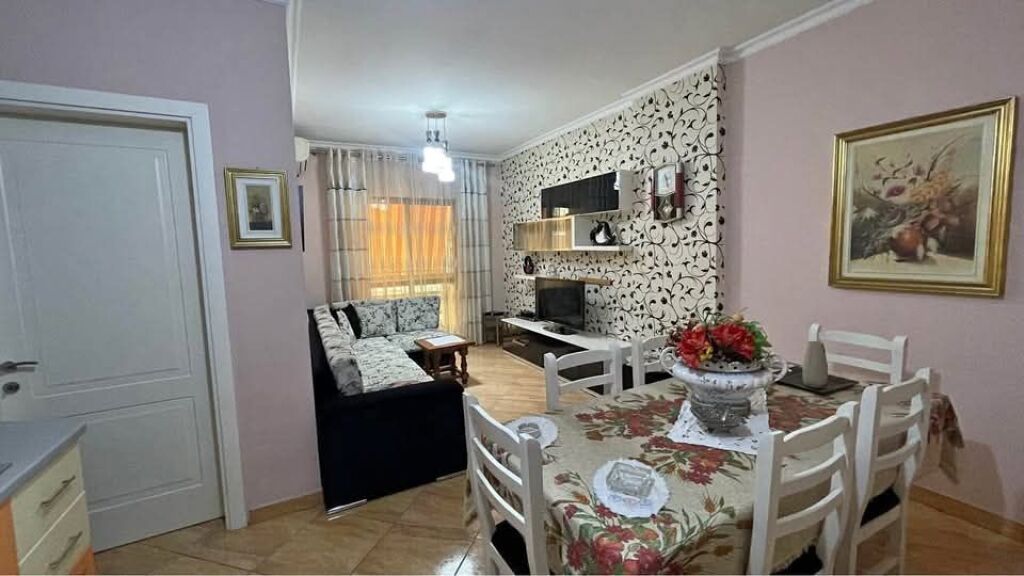 JEPET 2+1 ME QERA NE ASTIR - TIRANE