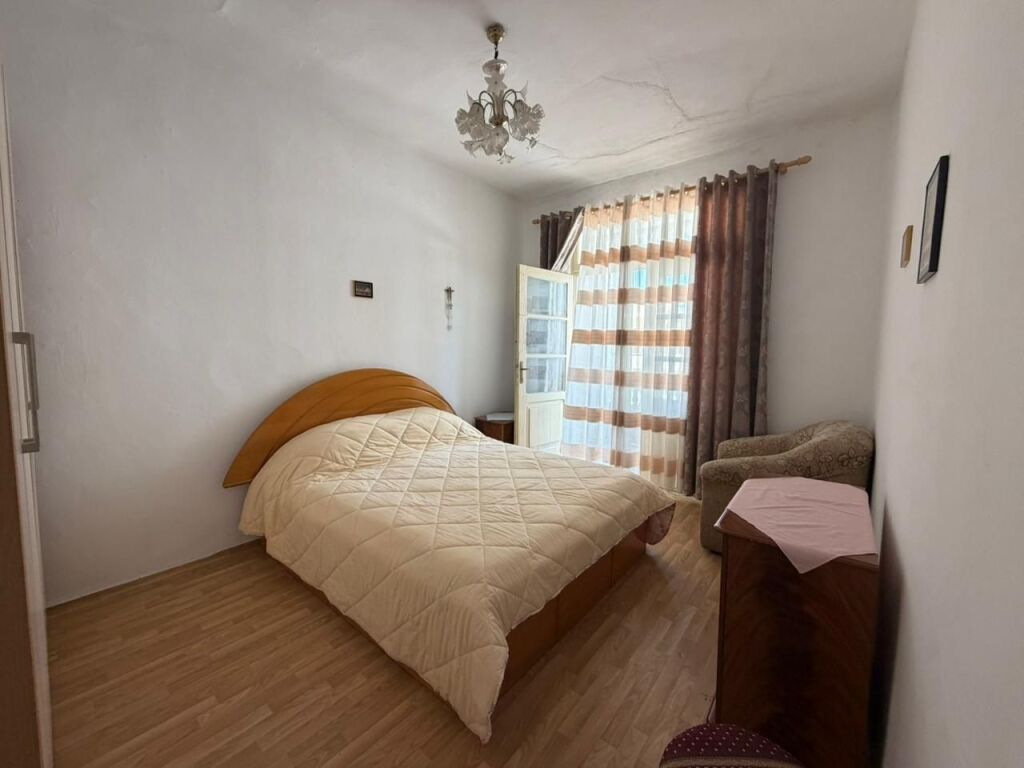 Apartament 2+1 me Qira Afatgjatë - Sheshi Pavaresia, Vlore