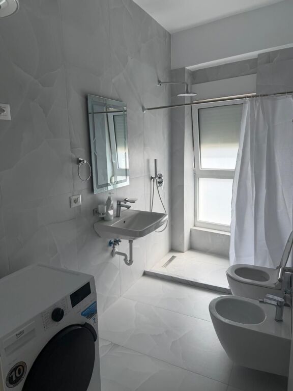 Jepet me Qera Apartament 1+1 ne Ali Demi , tek Kaimi