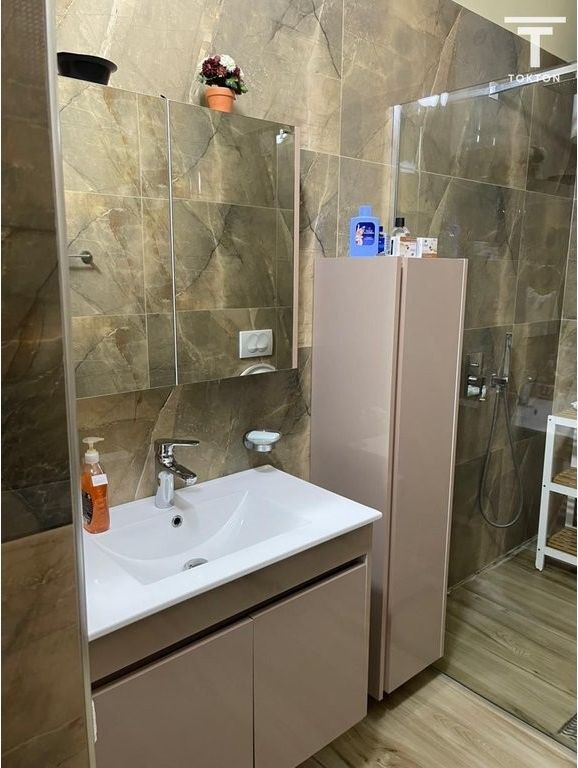 SHITET APARTAMENT 2+1+2, RRUGA: "ISUF ELEZI" TIRANË