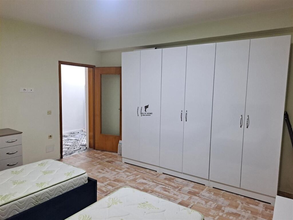 APARTAMENT ME QERA 2+1 STACIONI TRENIT 55.000 LEKE FH-75780