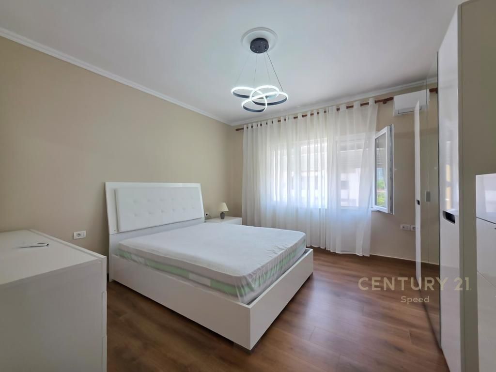 Apartament 2+1 + Parkim per Qira tek 9-katëshet