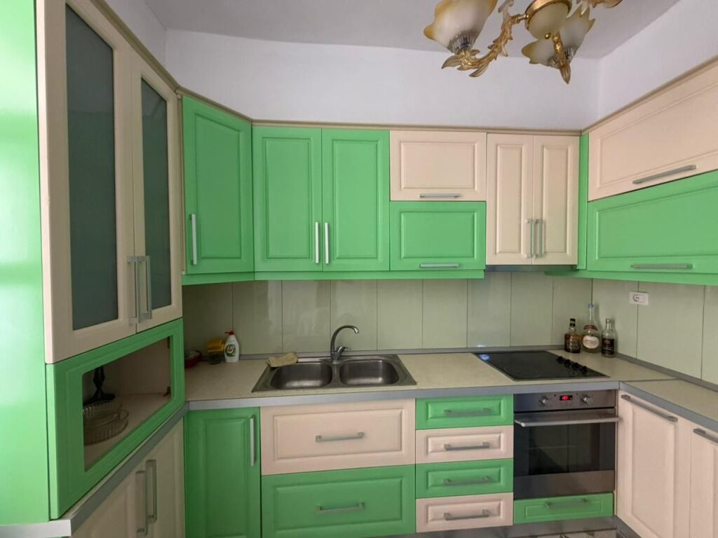 Apartament 2+1 me Qira Afatgjatë - Sheshi Pavaresia, Vlore