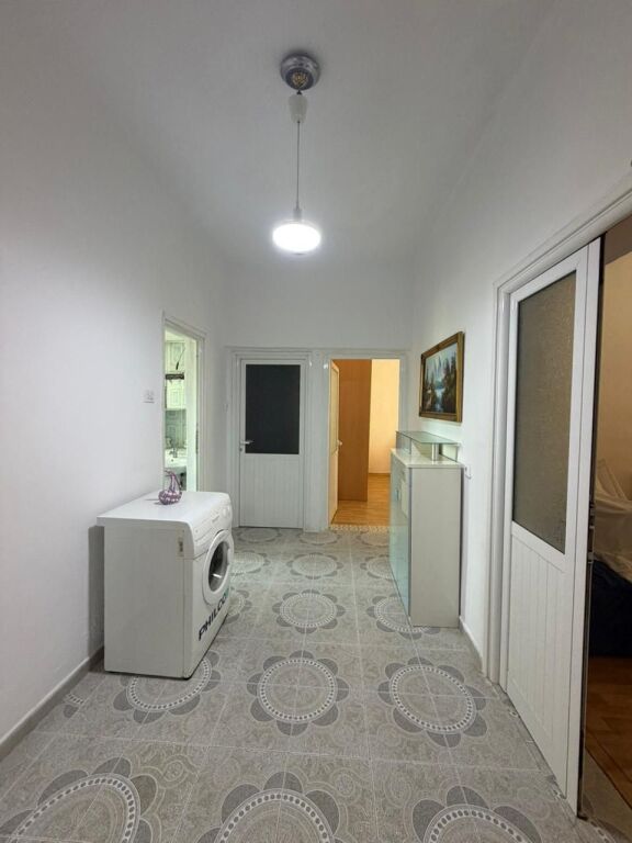 Apartament 2+1 me Qira Afatgjatë - Sheshi Pavaresia, Vlore