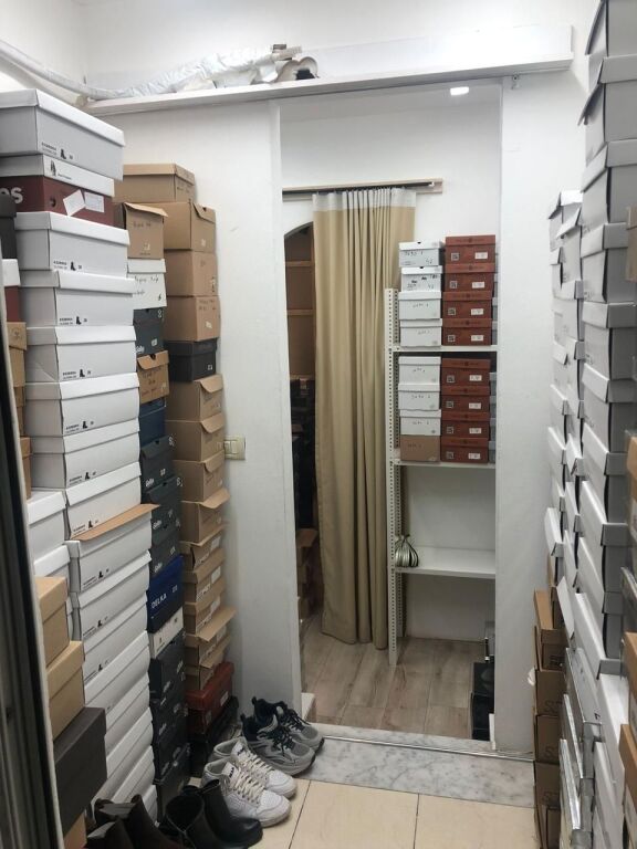 Negozio in affitto a Myslym Shyr / Sul lato della strada principale