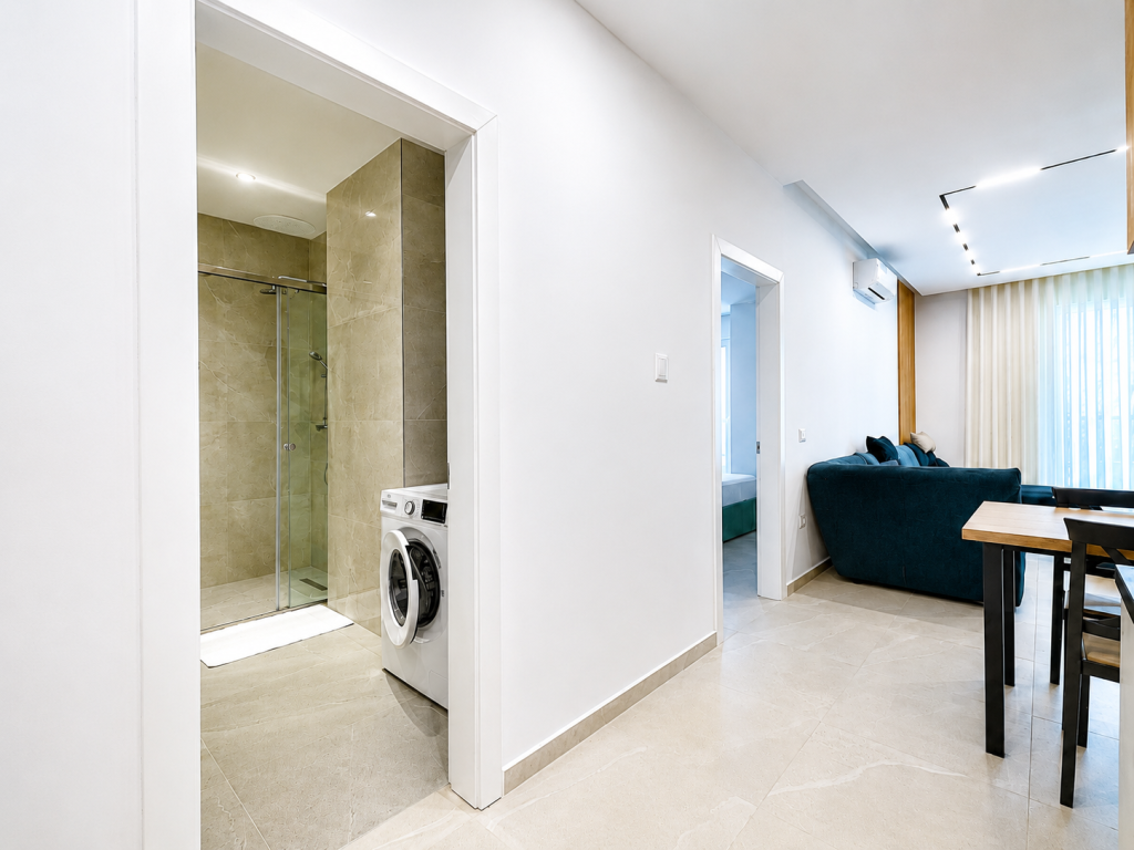 Shitet Apartament 1+1 i Mobiluar me Pamje Deti - Qerret, Kavajë