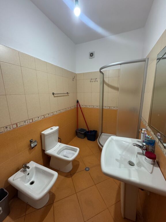 🏡✨ JEPET ME QERA Apartament 3+1 📍 Fresk, pranë pikës së gazit Kastrati