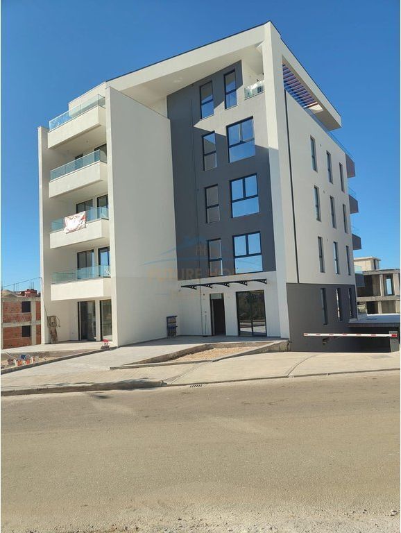 Shitet, Penthouse, Sarande . PRM55598