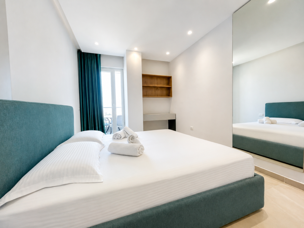 Shitet Apartament 1+1 i Mobiluar me Pamje Deti - Qerret, Kavajë