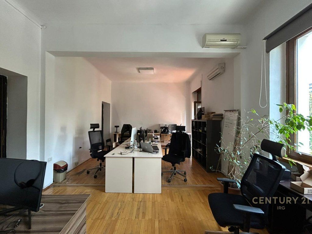 LOCALE UFFICIO IN AFFITTO A BLLOK