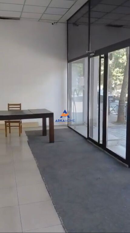 BUSINESS PREMISES+WAREHOUSE FOR RENT "NEAR AMERICAN 3" 400,000 LEKE