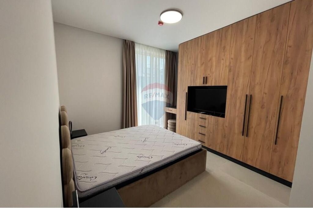 Apartament 2+1+2+Parkim me qera  Liqeni Thate