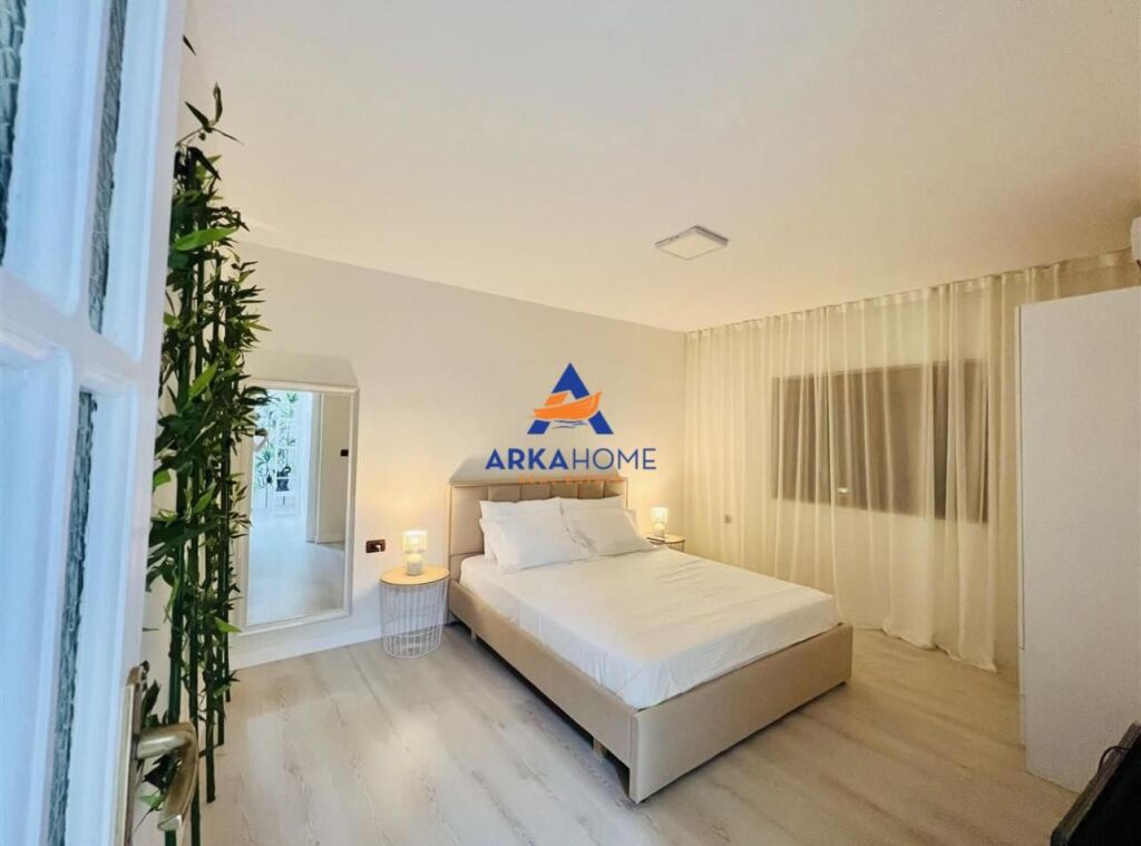 SHITET APARTAMENT 1+1 "RRUGA GJIK KUQALI, PRANË STADIUMIT DINAMO" 208.000 EURO