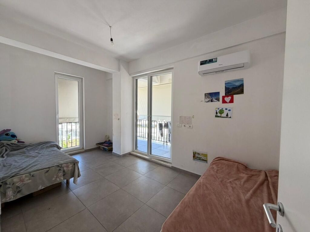🏡 Jepet me qira apartament 3+1+2 📍 Tek 5 Maji, pallatet e tërmetit
