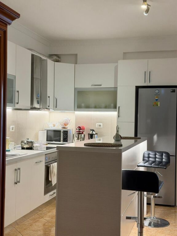 Shitet: Apartament 2+1, pranë Shkollës së Muzikës, Vlorë