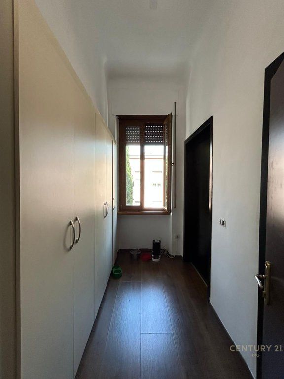 LOCALE UFFICIO IN AFFITTO A BLLOK