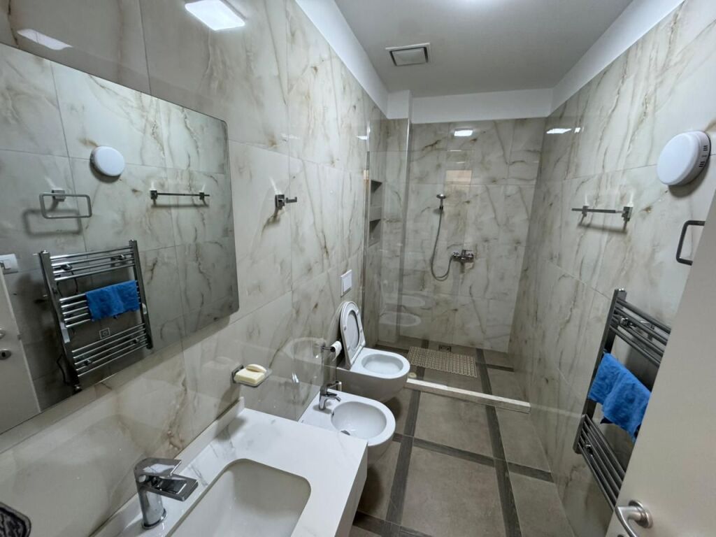 🏢 In affitto 3+1+2 +Parcheggio 📍Tirana Garden Building, Via Kavaja💶 2.000€/mese