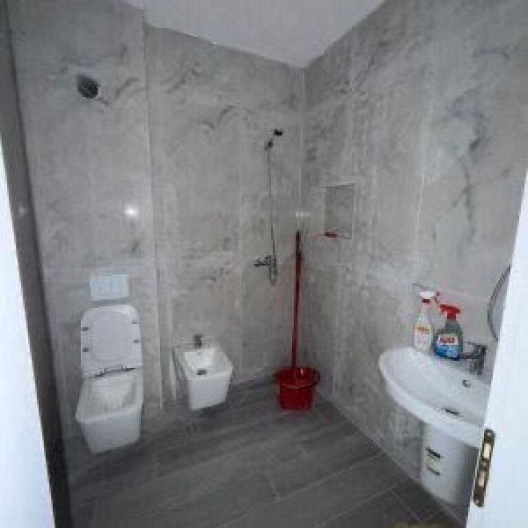 🏢 Appartamento 1+1 in Affitto📍 Via Hysni Gerbolli, parallela a Ring Center