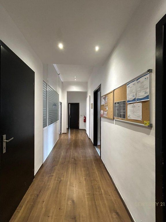 LOCALE UFFICIO IN AFFITTO A BLLOK