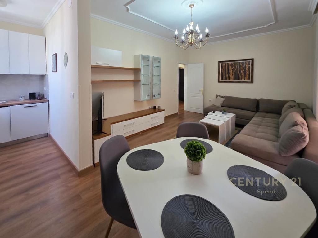 Apartament 2+1 + Parkim per Qira tek 9-katëshet