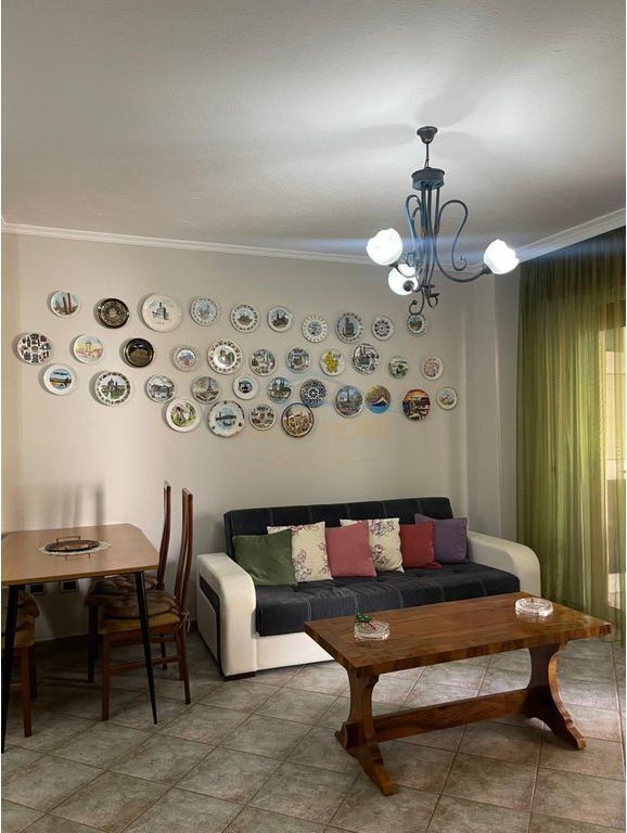Qera, Apartament 2+1, Myslym Shyri, Tiranë