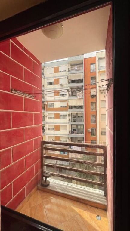 JEPET 2+1 ME QERA NE ASTIR - TIRANE
