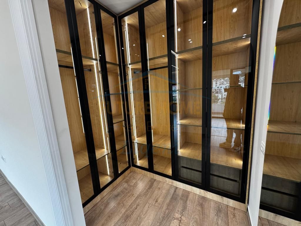 For sale, 2+1 Apartment, Dry Lake, Tirana.