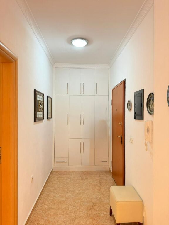Shitet: Apartament 2+1, pranë Shkollës së Muzikës, Vlorë