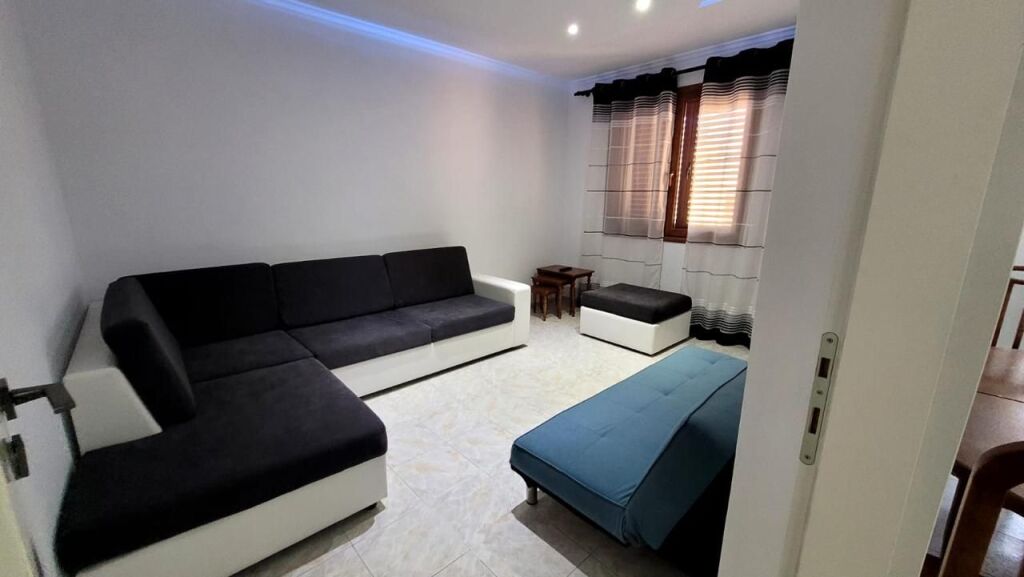 Apartament me qera 2+1 te Medreseja