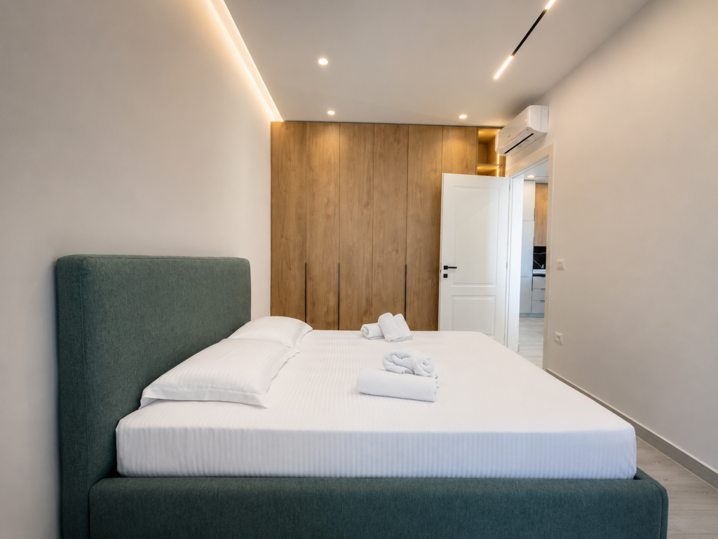 Shitet Apartament 1+1 i Mobiluar me Pamje Deti në Qerret, Kavajë