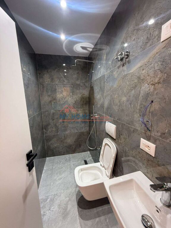Shiten 3 apartamente 1+1 tek Mozaiku ne Tirane