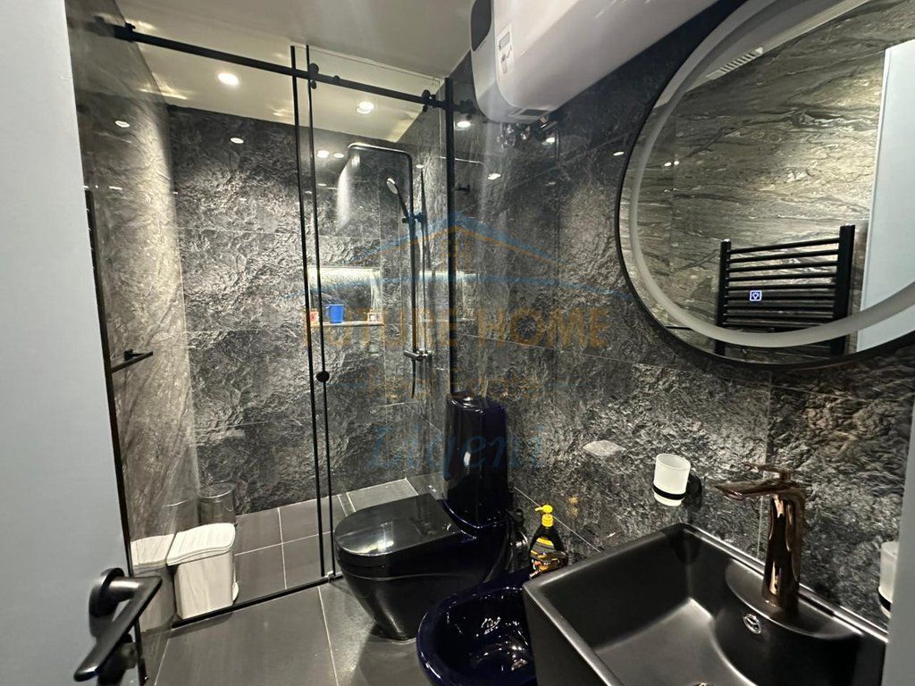 Shitet, Apartament 1+1, Shallvaret, Tiranë