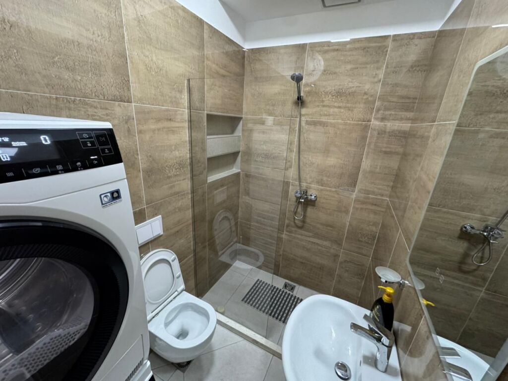 🏢 In affitto 3+1+2 +Parcheggio 📍Tirana Garden Building, Via Kavaja💶 2.000€/mese