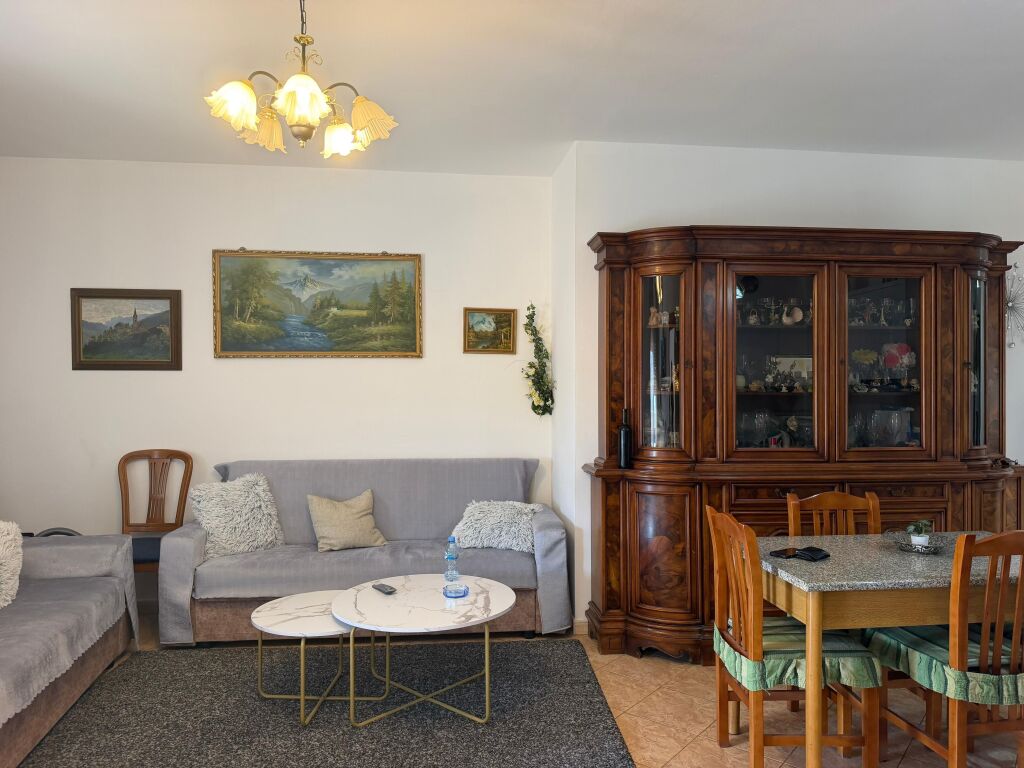 Appartamento con vista mare in affitto a lungo termine nel centro di Vlora