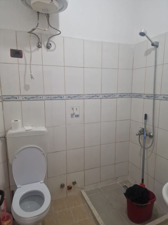 Apartament 2+1+2 per qira te Rruga e Durresit