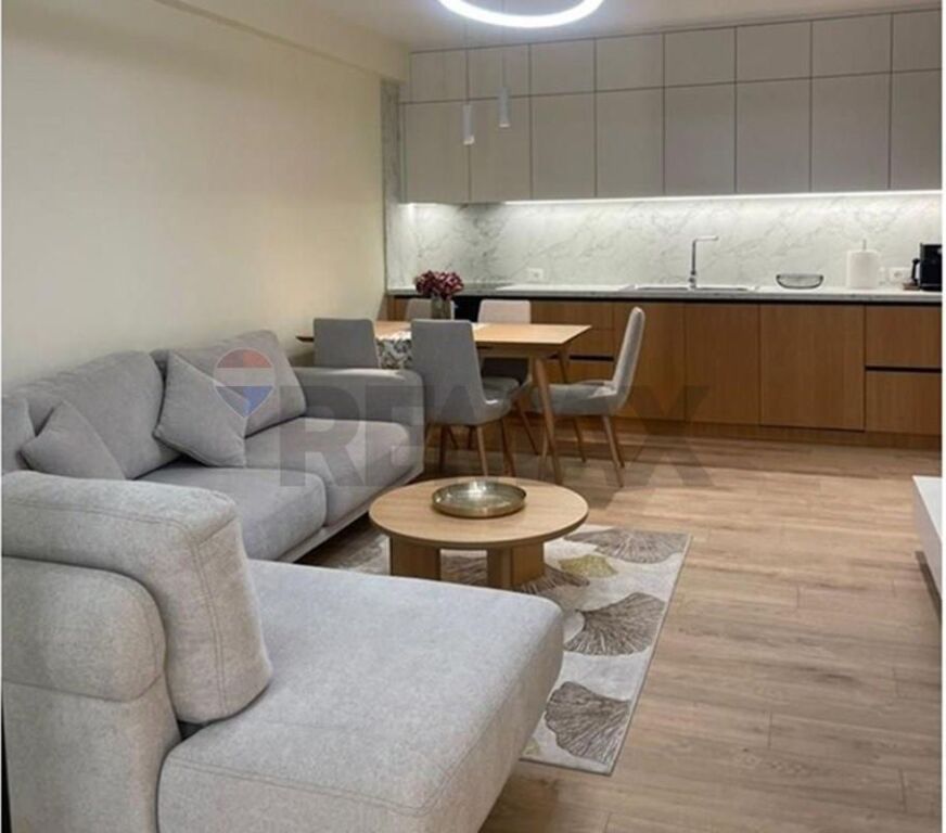 Apartament - Për Qira - Ambasada Amerikane, Tiranë