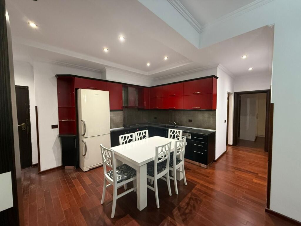 Shitet Apartament 2+1+2, Rr. E Kosovarëve, Tirane