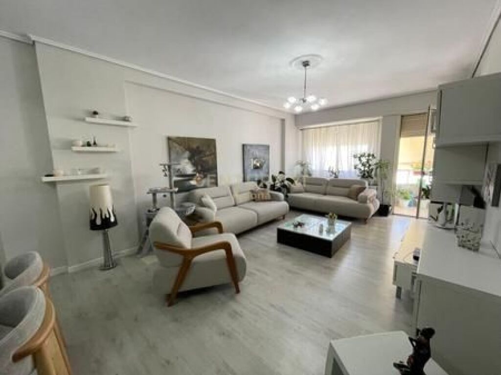 SUPER APARTAMENT 2+1+2 VIJA E PARE NE LUNGOMARE